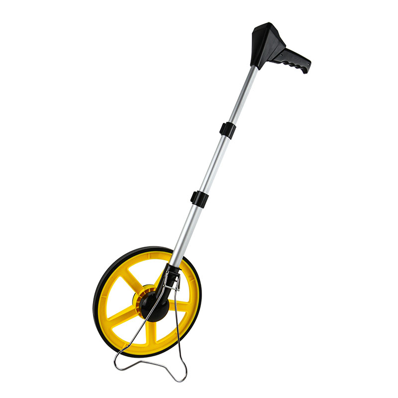 Bánh xe trên cây gậy dùng để đo khoảng cách là gì?
